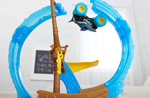 Monster Jam Megalodon Loop of Doom Playset